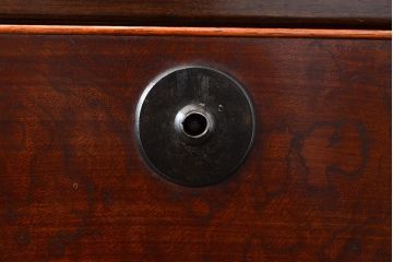 和製アンティーク　前面漆塗り(ケヤキ玉杢・黒柿)　中(楠木)　側面(ケヤキ)　高級品!品のある佇まいが魅力的な指物家具の箪笥ローボード(収納箪笥、時代箪笥、引き出し、チェスト)(R-047560)