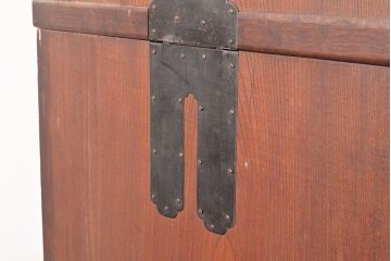 和製アンティーク　前面漆塗り(ケヤキ玉杢・黒柿)　中(楠木)　側面(ケヤキ)　高級品!品のある佇まいが魅力的な指物家具の箪笥ローボード(収納箪笥、時代箪笥、引き出し、チェスト)(R-047561)
