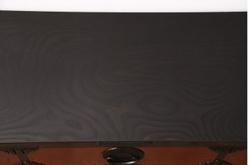 中古　伝統民芸家具　岩谷堂箪笥　あられ紋様の黒々とした金具と赤い木色のコントラストが格好良い白鳥7号型衣装タンス(引き出し、チェスト)(R-047567)