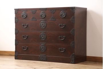中古　伝統民芸家具　岩谷堂箪笥　No.999　くっきりとした杢目と牡丹紋様の金具が力強い存在感を放つ四尺整理タンス(衣装箪笥、引き出し、チェスト)(R-047568)