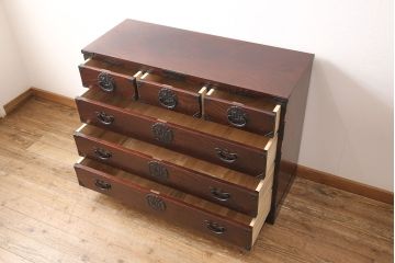 中古　伝統民芸家具　岩谷堂箪笥　No.999　くっきりとした杢目と牡丹紋様の金具が力強い存在感を放つ四尺整理タンス(衣装箪笥、引き出し、チェスト)(R-047568)