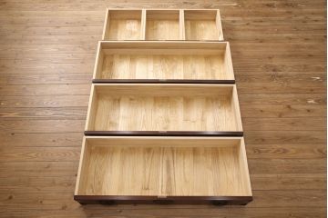 中古　伝統民芸家具　岩谷堂箪笥　No.999　くっきりとした杢目と牡丹紋様の金具が力強い存在感を放つ四尺整理タンス(衣装箪笥、引き出し、チェスト)(R-047568)