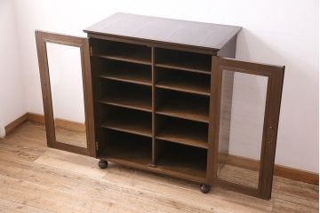 和製ヴィンテージ　神戸の洋家具、永田良介商店の上品な佇まいの戸棚(収納棚、キャビネット、カウンター収納棚、ビンテージ)(R-047573)