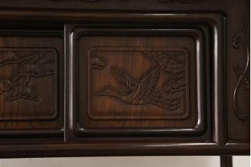 中古　国産指物家具　花梨(カリン)材　松竹梅図　漆塗りの艶やかな木肌が美しい飾り棚(定価約48万円)(茶棚)(R-047574)