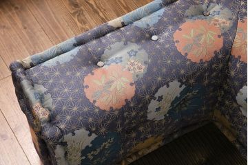 中古　一際目を引く個性的なデザインが素敵なRoche Bobois(ロッシュボボア)のソファ&クッションセット(3人掛け、2人掛け、1人掛け)(定価約110万円)(R-047576)