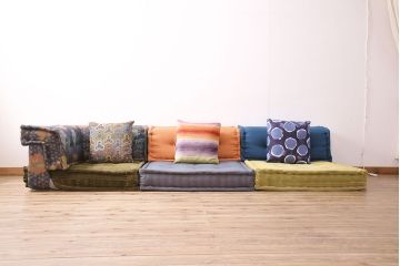 中古　一際目を引く個性的なデザインが素敵なRoche Bobois(ロッシュボボア)のソファ&クッションセット(3人掛け、2人掛け、1人掛け)(定価約110万円)(R-047576)