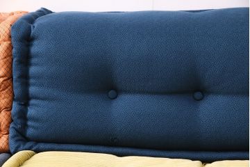 中古　一際目を引く個性的なデザインが素敵なRoche Bobois(ロッシュボボア)のソファ&クッションセット(3人掛け、2人掛け、1人掛け)(定価約110万円)(R-047576)