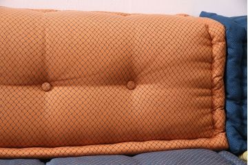中古　一際目を引く個性的なデザインが素敵なRoche Bobois(ロッシュボボア)のソファ&クッションセット(3人掛け、2人掛け、1人掛け)(定価約110万円)(R-047576)