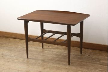 北欧ヴィンテージ　天板のデザインが珍しいチーク材製のセンターテーブル(コーヒーテーブル、ローテーブル、ビンテージ)(R-047580)