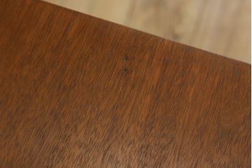 北欧ヴィンテージ　天板のデザインが珍しいチーク材製のセンターテーブル(コーヒーテーブル、ローテーブル、ビンテージ)(R-047580)