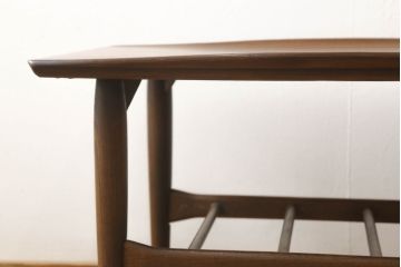 北欧ヴィンテージ　天板のデザインが珍しいチーク材製のセンターテーブル(コーヒーテーブル、ローテーブル、ビンテージ)(R-047580)