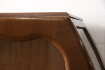 イギリスヴィンテージ　ユニークなデザインが目を引くバーチ材製の飾り棚(収納棚、戸棚、ガラスキャビネット、ビンテージ)(R-047581)