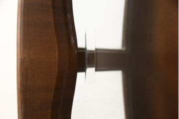 イギリスヴィンテージ　ユニークなデザインが目を引くバーチ材製の飾り棚(収納棚、戸棚、ガラスキャビネット、ビンテージ)(R-047581)