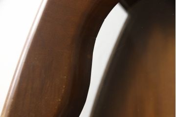 イギリスヴィンテージ　ユニークなデザインが目を引くバーチ材製の飾り棚(収納棚、戸棚、ガラスキャビネット、ビンテージ)(R-047581)