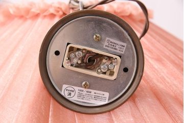 ヴィンテージ照明　アメリカビンテージ　3灯式　ピンクファブリックのシェードが可愛らしい特大の天井照明(布シェード、吊り下げ照明、ペンダントライト)(R-047586)