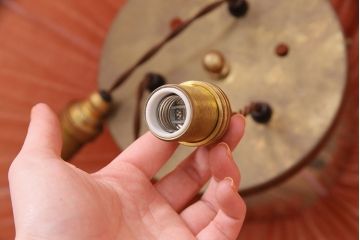 ヴィンテージ照明　アメリカビンテージ　3灯式　ピンクファブリックのシェードが可愛らしい特大の天井照明(布シェード、吊り下げ照明、ペンダントライト)(R-047586)