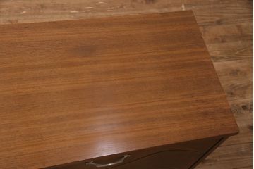 アメリカヴィンテージ　BASSETT FURNITURE(バセットファニチャー)　優美な雰囲気漂うマホガニー材製のサイドボード(引き出し、チェスト、ビンテージ)(R-047588)