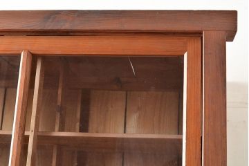 和製アンティーク　前面松材　収納がたっぷりできる、堂々とした佇まいの収納棚(食器棚、戸棚、キャビネット)(R-047589)