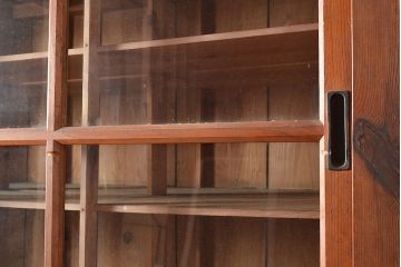 和製アンティーク　前面松材　収納がたっぷりできる、堂々とした佇まいの収納棚(食器棚、戸棚、キャビネット)(R-047589)
