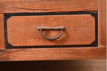 和製アンティーク　前面松材　収納がたっぷりできる、堂々とした佇まいの収納棚(食器棚、戸棚、キャビネット)(R-047589)