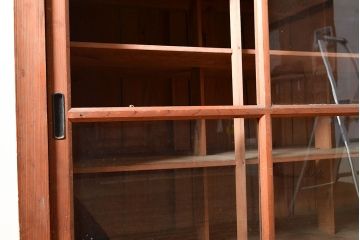 和製アンティーク　前面松材　収納がたっぷりできる、堂々とした佇まいの収納棚・下段(食器棚、戸棚、キャビネット)(R-047591)