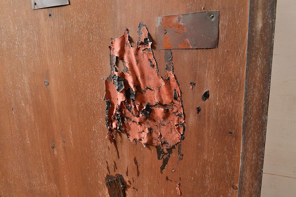 和製アンティーク　前面ヒノキ材　ノスタルジックな空間を高める戸棚(収納棚、キャビネット、食器棚、サイドボード)(R-047593)