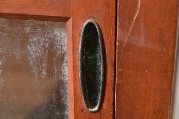 和製アンティーク　前面ヒノキ材　ノスタルジックな空間を高める戸棚(収納棚、キャビネット、食器棚、サイドボード)(R-047594)