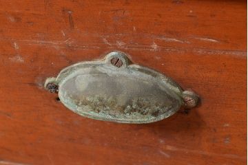 和製アンティーク　前面ヒノキ材　ノスタルジックな空間を高める戸棚(収納棚、キャビネット、食器棚、サイドボード)(R-047594)