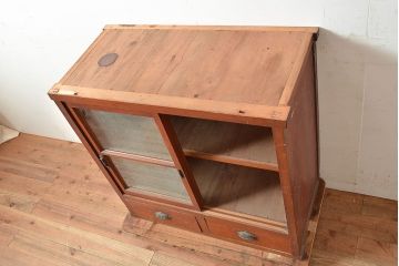 和製アンティーク　前面ヒノキ材　ノスタルジックな空間を高める戸棚(収納棚、キャビネット、食器棚、サイドボード)(R-047594)