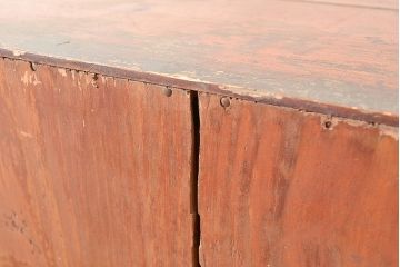 和製アンティーク　大きめの金具がアクセントになるヒノキ材製の重ね箪笥(収納箪笥、衣装箪笥、整理箪笥、引き出し)(R-047595)