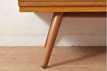 和製アンティーク　ナラ材製　小物収納に便利な北欧インテリアの雰囲気が漂うキャビネット(収納棚、リビングボード、引き出し)(R-047597)