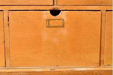 和製アンティーク　ナラ材製　小物収納に便利な北欧インテリアの雰囲気が漂うキャビネット(収納棚、リビングボード、引き出し)(R-047597)