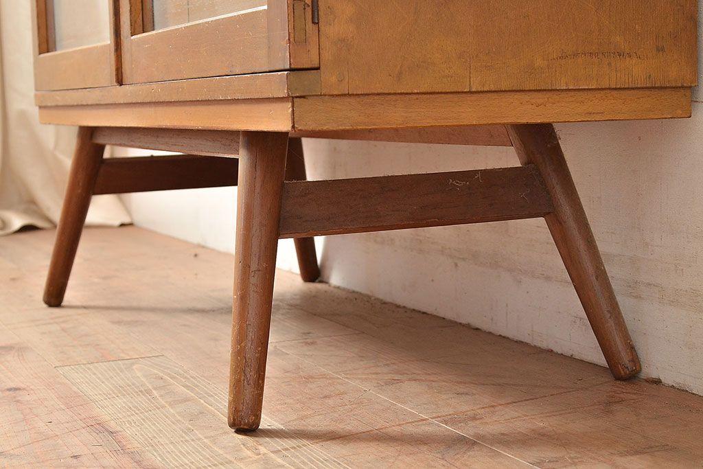 和製アンティーク　ナラ材製　小物収納に便利な北欧インテリアの雰囲気が漂うキャビネット(収納棚、リビングボード、引き出し)(R-047597)