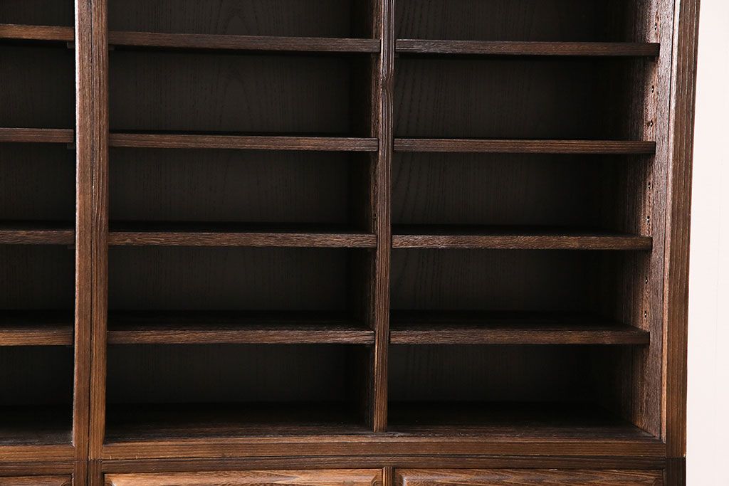 中古　美品　桐里工房製!しっとりとした落ち着きのある佇まいが魅力的な総桐材製キャビネット(収納棚、戸棚)(定価約100万円)(R-047598)