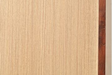 中古美品　民芸家具　縁・取っ手座桑材　特注品で作られた珍しいサイズ!コントラストがお洒落な国産桐箪笥(衣装箪笥、着物箪笥、和タンス、引き出し、桐たんす)(R-047599)