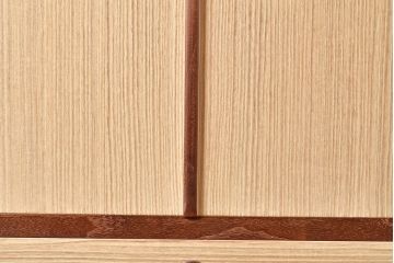 中古美品　民芸家具　縁・取っ手座桑材　特注品で作られた珍しいサイズ!コントラストがお洒落な国産桐箪笥(衣装箪笥、着物箪笥、和タンス、引き出し、桐たんす)(R-047599)