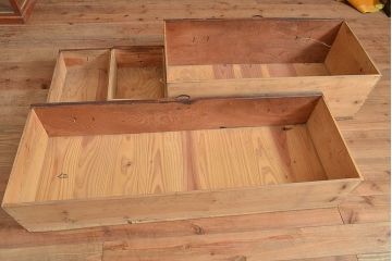和製アンティーク　ケヤキの木目が和の趣を演出する仙台箪笥(重ね箪笥、時代箪笥、衣装箪笥)(R-047601)