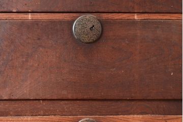 和製アンティーク　ケヤキの木目が和の趣を演出する仙台箪笥(重ね箪笥、時代箪笥、衣装箪笥)(R-047601)