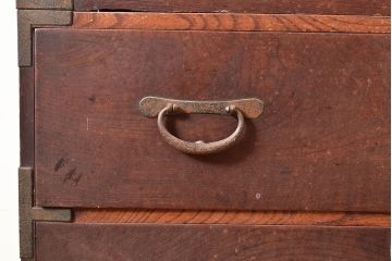 和製アンティーク　ケヤキの木目が和の趣を演出する仙台箪笥(重ね箪笥、時代箪笥、衣装箪笥)(R-047601)