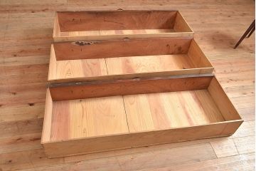 和製アンティーク　ケヤキの木目が和の趣を演出する仙台箪笥(重ね箪笥、時代箪笥、衣装箪笥)(R-047602)