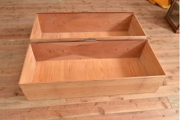 和製アンティーク　上手物!前面欅(ケヤキ)材の上品な二本松箪笥(重ね箪笥、時代箪笥、衣装箪笥)(R-047605)