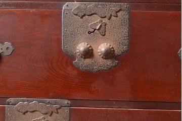 和製アンティーク　上手物!前面欅(ケヤキ)材の上品な二本松箪笥(重ね箪笥、時代箪笥、衣装箪笥)(R-047605)