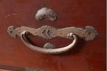 和製アンティーク　上手物!前面欅(ケヤキ)材の上品な二本松箪笥(重ね箪笥、時代箪笥、衣装箪笥)(R-047605)