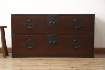 和製アンティーク　上手物!前面欅(ケヤキ)材の上品な二本松箪笥ローボード(時代箪笥、衣装箪笥、ローチェスト)(R-047606)