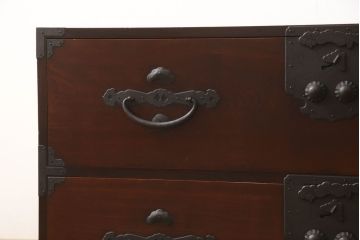 和製アンティーク　上手物!前面欅(ケヤキ)材の上品な二本松箪笥ローボード(時代箪笥、衣装箪笥、ローチェスト)(R-047606)