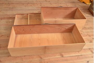 和製アンティーク　上手物!前面欅(ケヤキ)材の上品な二本松箪笥(和たんす、収納タンス、時代箪笥、衣装箪笥、引き出し)(R-047607)