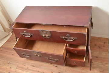 和製アンティーク　上手物!前面欅(ケヤキ)材の上品な二本松箪笥(和たんす、収納タンス、時代箪笥、衣装箪笥、引き出し)(R-047607)