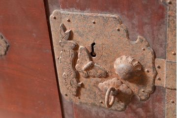 和製アンティーク　上手物!前面欅(ケヤキ)材の上品な二本松箪笥(和たんす、収納タンス、時代箪笥、衣装箪笥、引き出し)(R-047607)