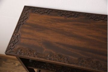 中古　美品　伝統工芸・軽井沢彫りのお品!桜の彫り装飾を存分に楽しめる飾り棚(茶棚)(R-047610)