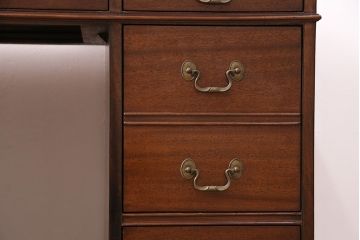 ヴィンテージ　DREXEL HERITAGE (ドレクセルヘリテイジ)　マホガニー材　洗練された大人の雰囲気醸し出す両袖デスク(机、在宅ワーク、在宅用ワークデスク、ビンテージ)(R-047611)